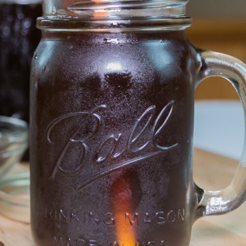 How To Make Cold Brew Coffee In A Mason Jar - Tastes Lovely