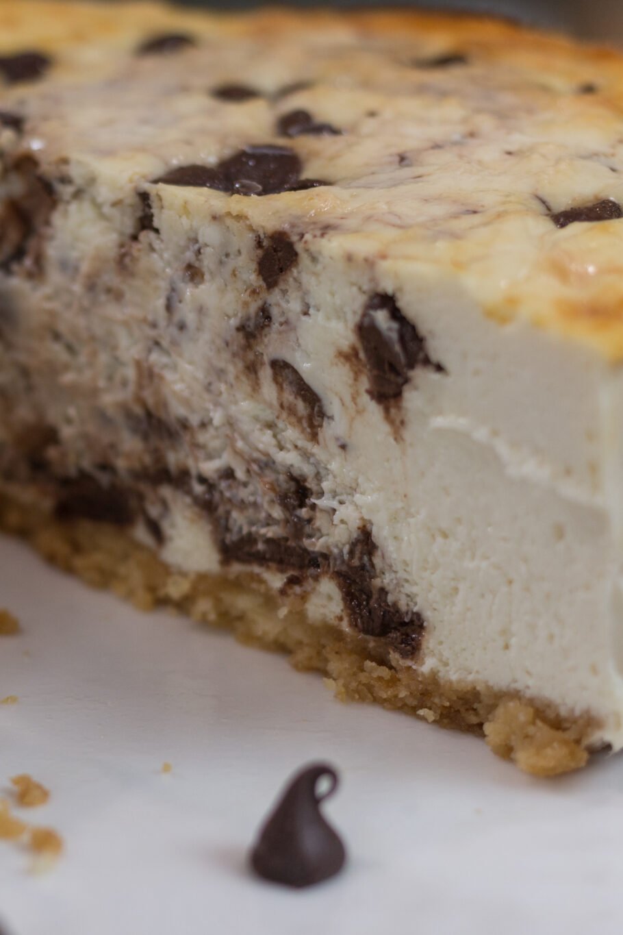 https://media.theproteinchef.co/wp-content/uploads/2021/02/Easy-Protein-Cheesecake-with-a-Crust-Inside-910x1365.jpg