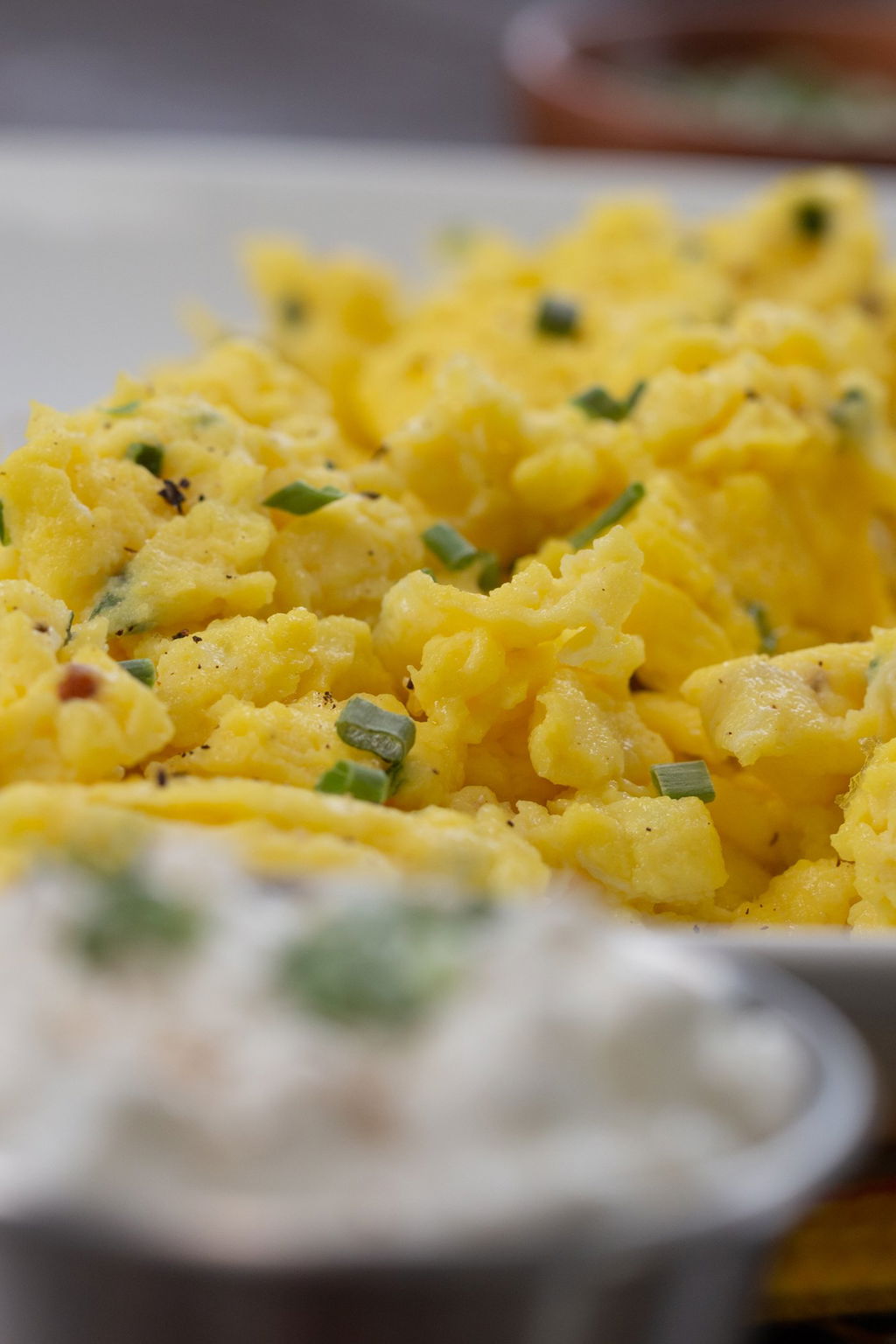 Healthy scrambled eggs with cottage cheese recipe the protein chef